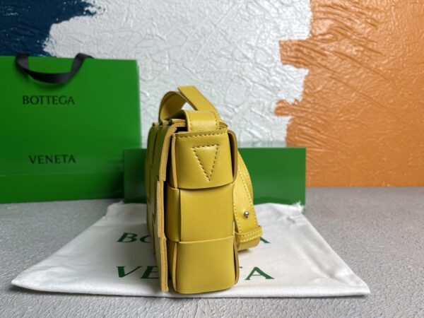 Bottega Veneta Cassette Yellow, For Women, Women’s Bags 9.1in/23cm
