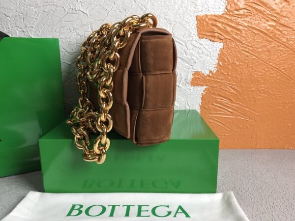 Bottega Veneta Chain Cassette Acorn, For Women, Women’s Bags 10.2in/26cm 631421V04N07745