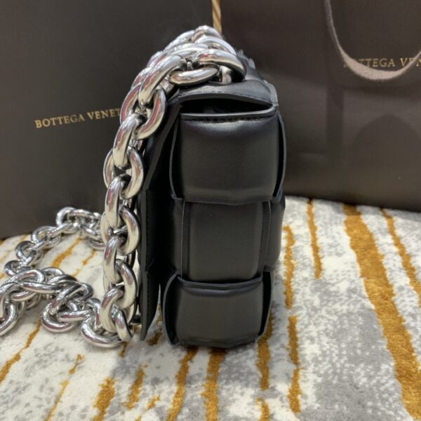 Bottega Veneta Chain Cassette Bag For Women 10.2in/26cm In Black 631421VBWZ01229