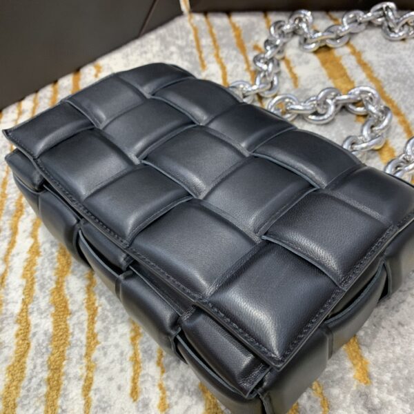 Bottega Veneta Chain Cassette Bag For Women 10.2in/26cm In Black 631421VBWZ01229