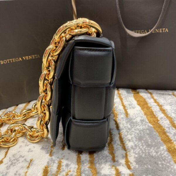 Bottega Veneta Chain Cassette Bag For Women 10.2in/26cm In Black 631421VBWZ08425