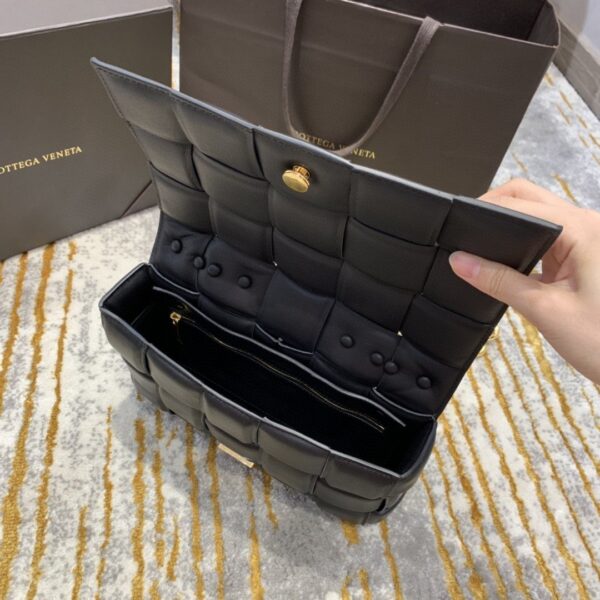 Bottega Veneta Chain Cassette Bag For Women 10.2in/26cm In Black 631421VBWZ08425