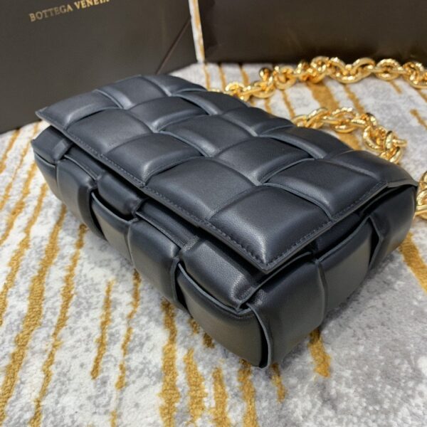 Bottega Veneta Chain Cassette Bag For Women 10.2in/26cm In Black 631421VBWZ08425