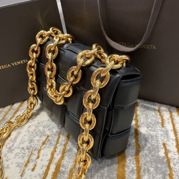 Bottega Veneta Chain Cassette Bag For Women 10.2in/26cm In Black 631421VBWZ08425
