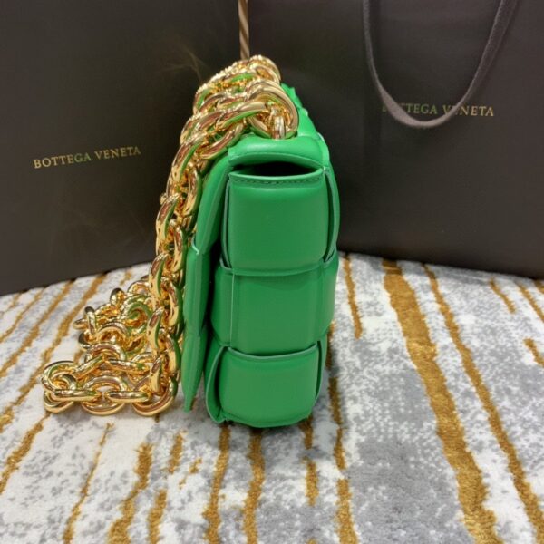 Bottega Veneta Chain Cassette Bag For Women 10.2in/26cm In Green 631421VBWZ03722