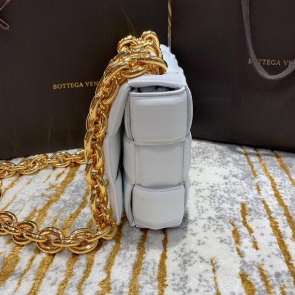 Bottega Veneta Chain Cassette Bag For Women 10.2in/26cm In White 631421VBWZ09143