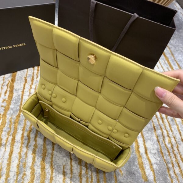 Bottega Veneta Chain Cassette Bag For Women 10.2in/26cm In Yellow