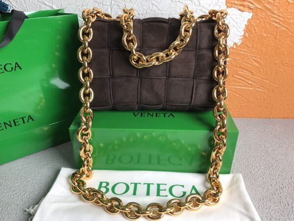 Bottega Veneta Chain Cassette Fondant, For Women, Women’s Bags 10.2in/26cm 631421V04N02132