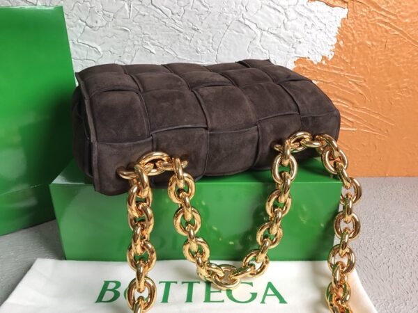 Bottega Veneta Chain Cassette Fondant, For Women, Women’s Bags 10.2in/26cm 631421V04N02132