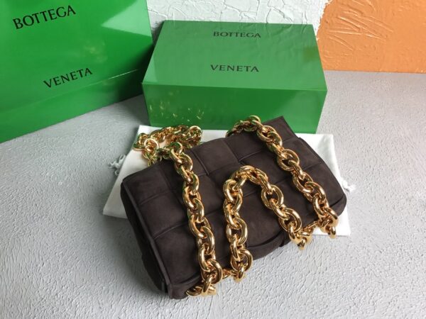 Bottega Veneta Chain Cassette Fondant, For Women, Women’s Bags 10.2in/26cm 631421V04N02132