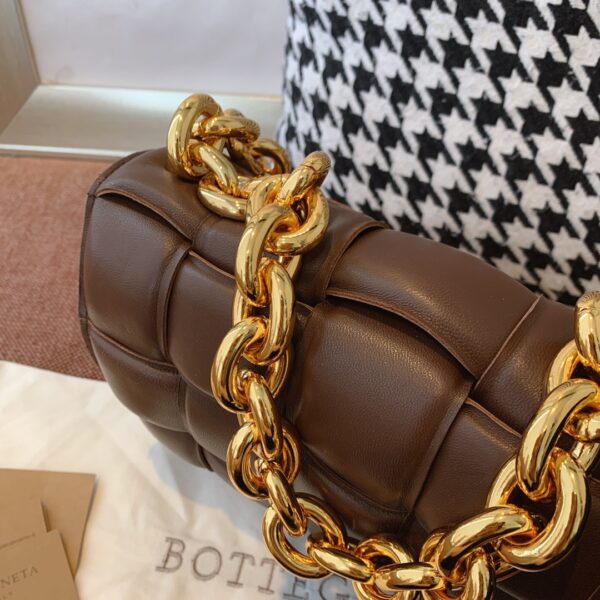Bottega Veneta Chain Cassette Fondant, For Women, Women’s Bags 10.2in/26cm 631421VBWZ02132