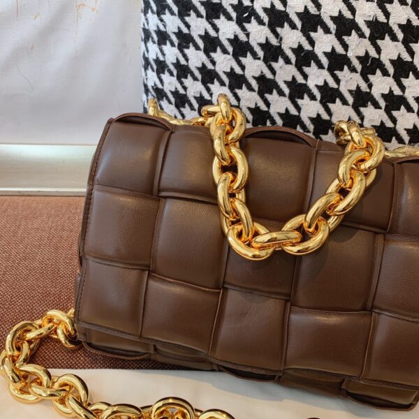 Bottega Veneta Chain Cassette Fondant, For Women, Women’s Bags 10.2in/26cm 631421VBWZ02132