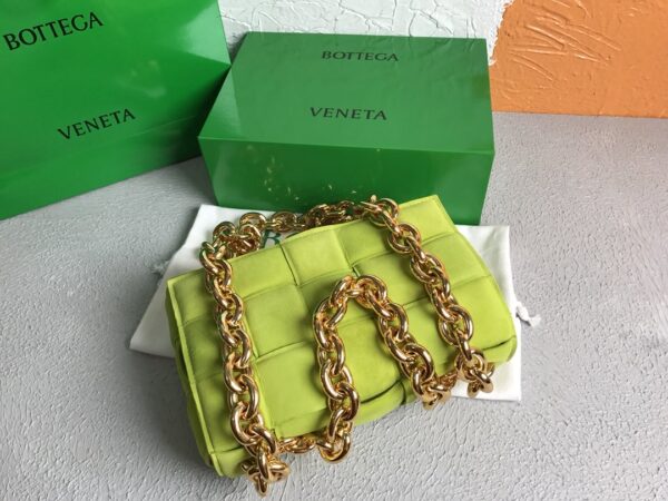 Bottega Veneta Chain Cassette Kiwi, For Women, Women’s Bags 10.2in/26cm 631421V04N03520