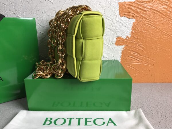 Bottega Veneta Chain Cassette Kiwi, For Women, Women’s Bags 10.2in/26cm 631421V04N03520