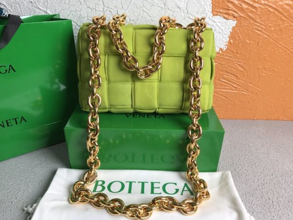 Bottega Veneta Chain Cassette Kiwi, For Women, Women’s Bags 10.2in/26cm 631421V04N03520