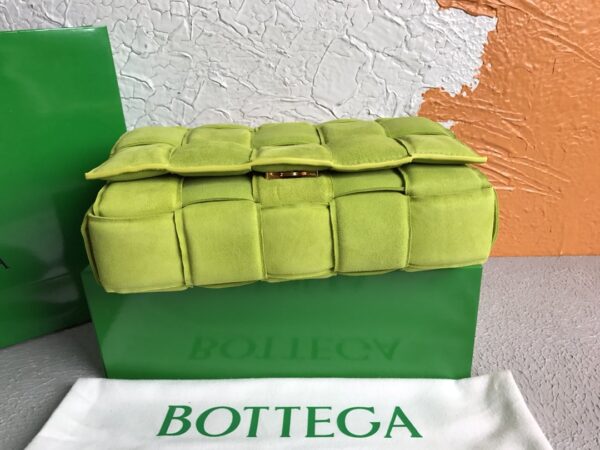 Bottega Veneta Chain Cassette Kiwi, For Women, Women’s Bags 10.2in/26cm 631421V04N03520