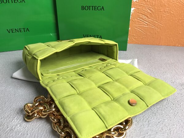 Bottega Veneta Chain Cassette Kiwi, For Women, Women’s Bags 10.2in/26cm 631421V04N03520