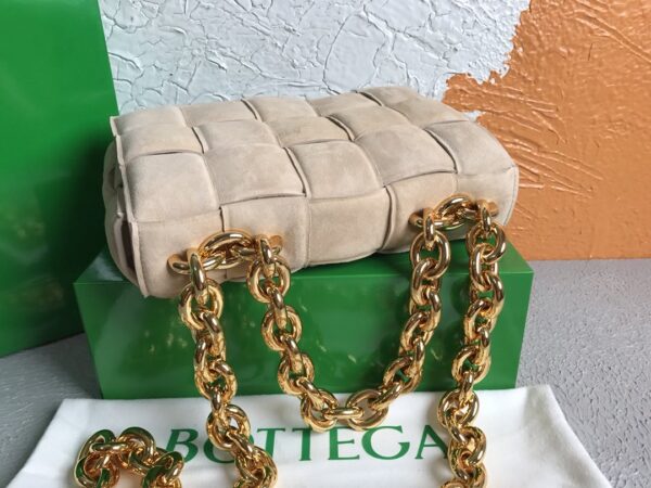Bottega Veneta Chain Cassette Porridge, For Women, Women’s Bags 10.2in/26cm 631421V04N09776