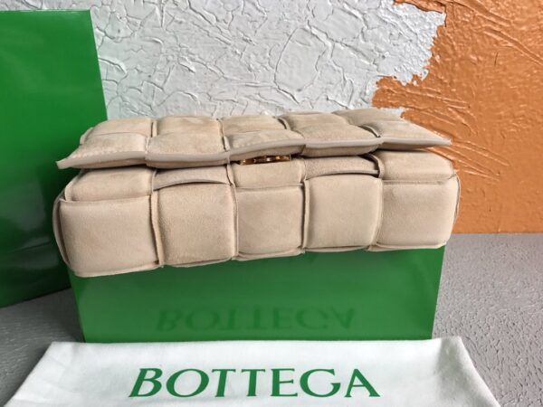Bottega Veneta Chain Cassette Porridge, For Women, Women’s Bags 10.2in/26cm 631421V04N09776