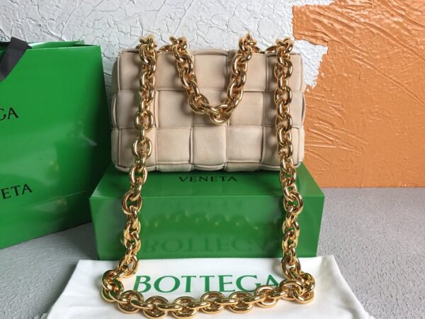 Bottega Veneta Chain Cassette Porridge, For Women, Women’s Bags 10.2in/26cm 631421V04N09776