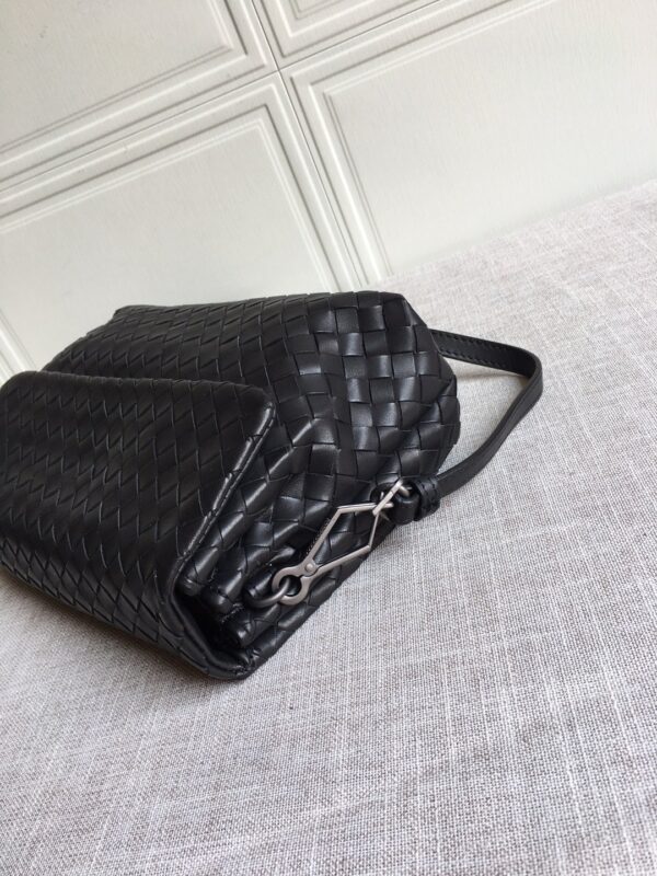 Bottega Veneta Classic Intrecciato Black, For Women, Women’s Bags 8.9in/22.5cm