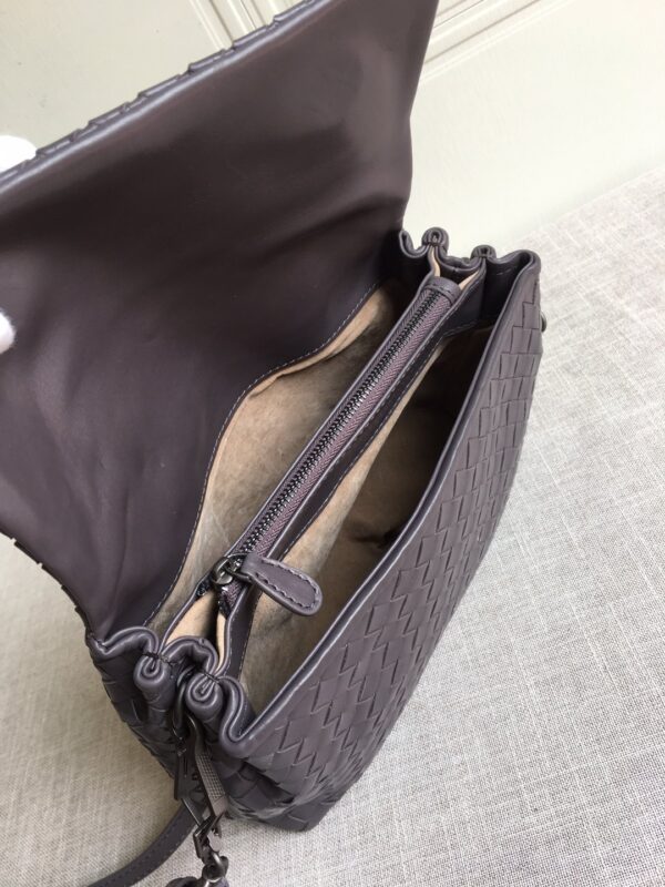 Bottega Veneta Classic Intrecciato Dark Brown, For Women, Women’s Bags 8.9in/22.5cm