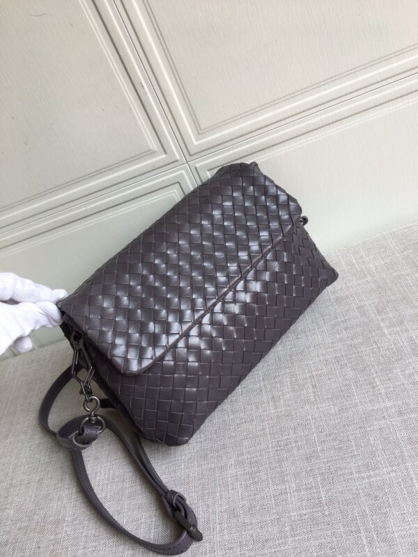 Bottega Veneta Classic Intrecciato Dark Brown, For Women, Women’s Bags 8.9in/22.5cm