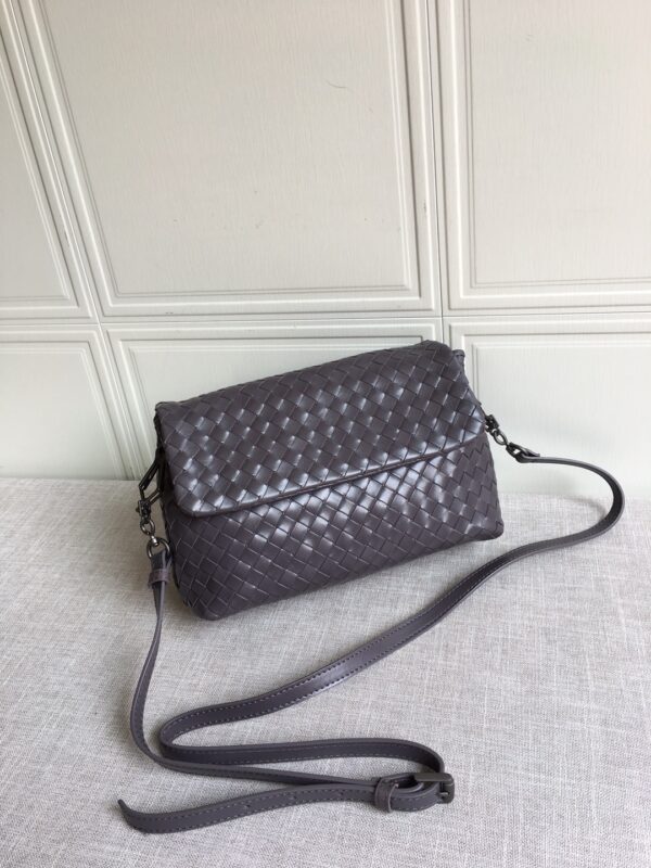 Bottega Veneta Classic Intrecciato Dark Brown, For Women, Women’s Bags 8.9in/22.5cm