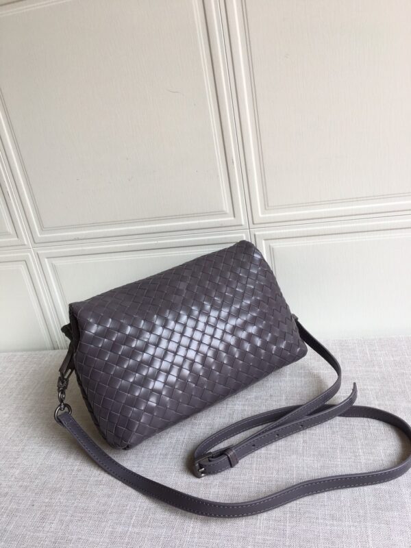 Bottega Veneta Classic Intrecciato Dark Brown, For Women, Women’s Bags 8.9in/22.5cm