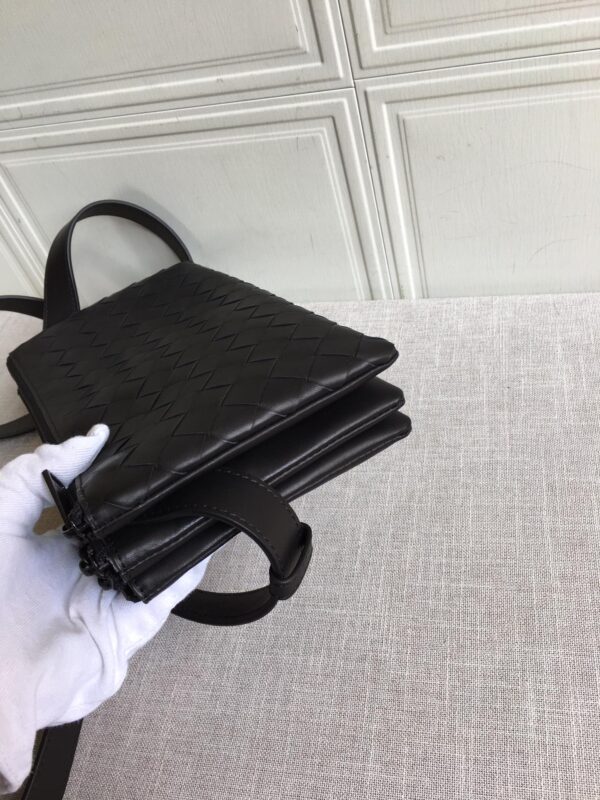 Bottega Veneta Crossbody Bag Black, For Women, Women's Bags 10.2in/26cm