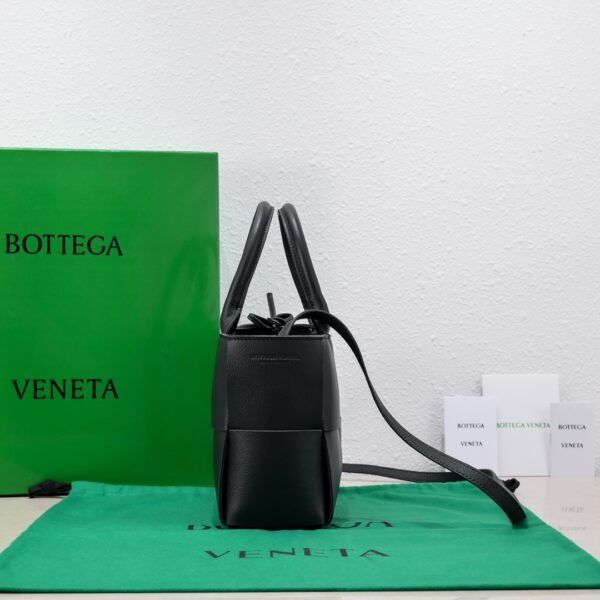 Bottega Veneta Mini Arco Tote Bag Black, For Women, Women's Bags 9.8in/25cm 709337VCP118425