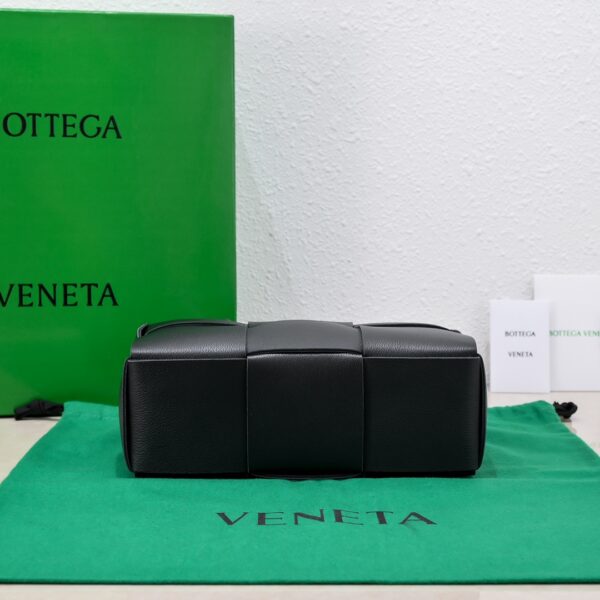 Bottega Veneta Mini Arco Tote Bag Black, For Women, Women's Bags 9.8in/25cm 709337VCP118425