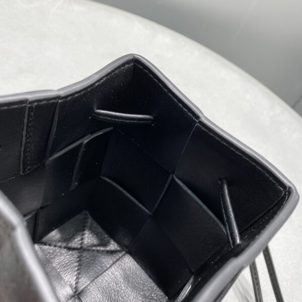 Bottega Veneta Mini Cassette Bucket Bag Black, For Women, Women's Bags 5.5in/14cm 680217VCQC48425