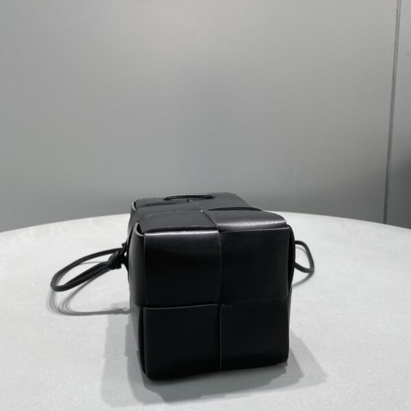 Bottega Veneta Mini Cassette Bucket Bag Black, For Women, Women's Bags 5.5in/14cm 680217VCQC48425