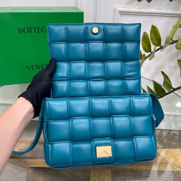 Bottega Veneta Padded Cassette Bag For Women 10.2in/26cm In Blue 591970VCQR13118