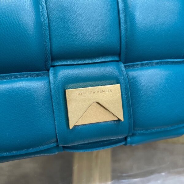 Bottega Veneta Padded Cassette Bag For Women 10.2in/26cm In Blue 591970VCQR13118
