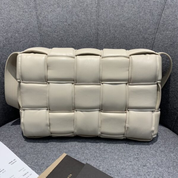 Bottega Veneta Padded Cassette Bag For Women 10.2in/26cm In Chalk 591970VCQR19143