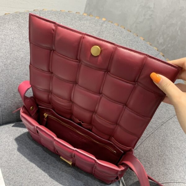 Bottega Veneta Padded Cassette Bag For Women 10.2in/26cm In Dark Red 591970VCQR16358