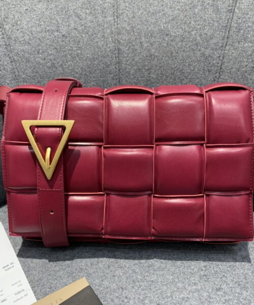 Bottega Veneta Padded Cassette Bag For Women 10.2in/26cm In Dark Red 591970VCQR16358