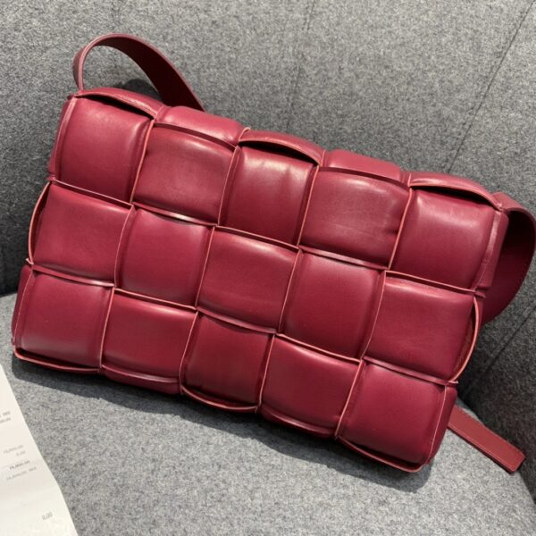 Bottega Veneta Padded Cassette Bag For Women 10.2in/26cm In Dark Red 591970VCQR16358