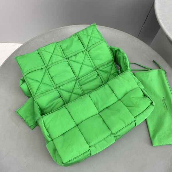 Bottega Veneta Padded Tech Cassette Bag For Women 11.8in/30cm In Green 628951VBO813724