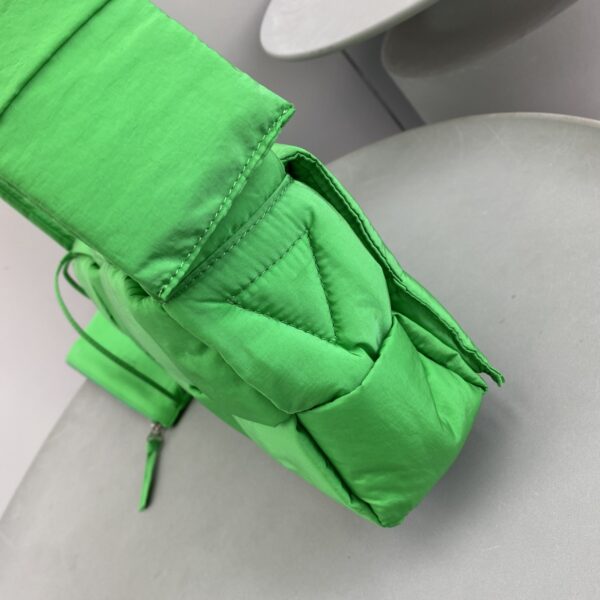 Bottega Veneta Padded Tech Cassette Bag For Women 11.8in/30cm In Green 628951VBO813724