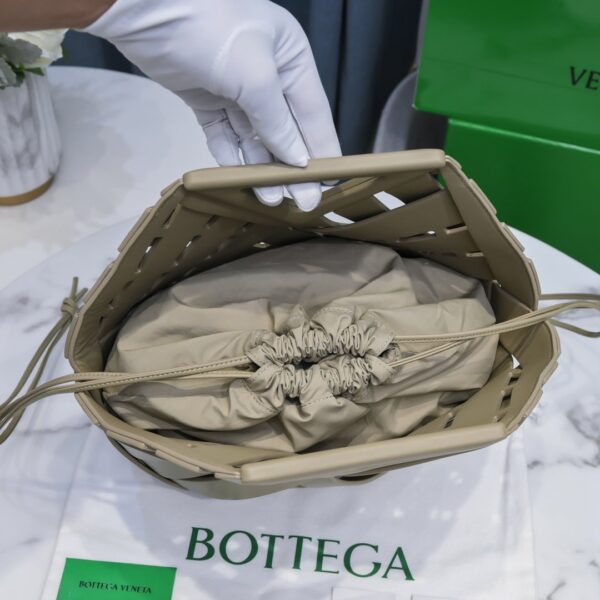 Bottega Veneta Point Dark Beige, For Women, Women's Bags 9.8in/25cm