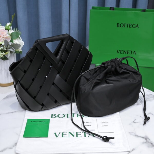 Bottega Veneta Point Dark Black, For Women, Women's Bags 9.8in/25cm