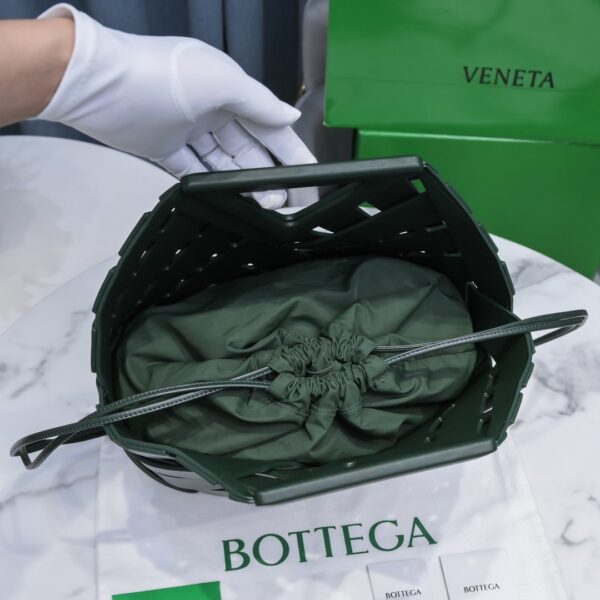 Bottega Veneta Point Dark Green, For Women, Women's Bags 9.8in/25cm