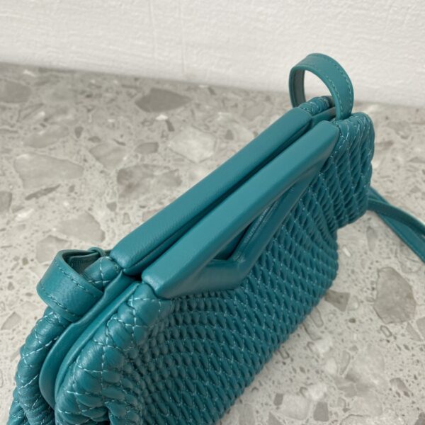 Bottega Veneta Point Mallard, For Women, Women’s Bags 9.4in/24cm 661986V0TB13118