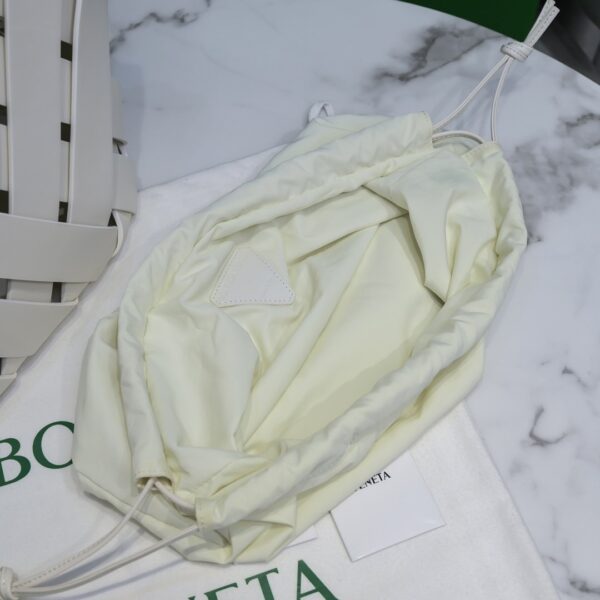 Bottega Veneta Point White, For Women, Women's Bags 9.8in/25cm