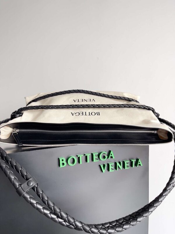 Bottega Veneta Quadronno Shoulder Bag Cream For Women 18in/46cm