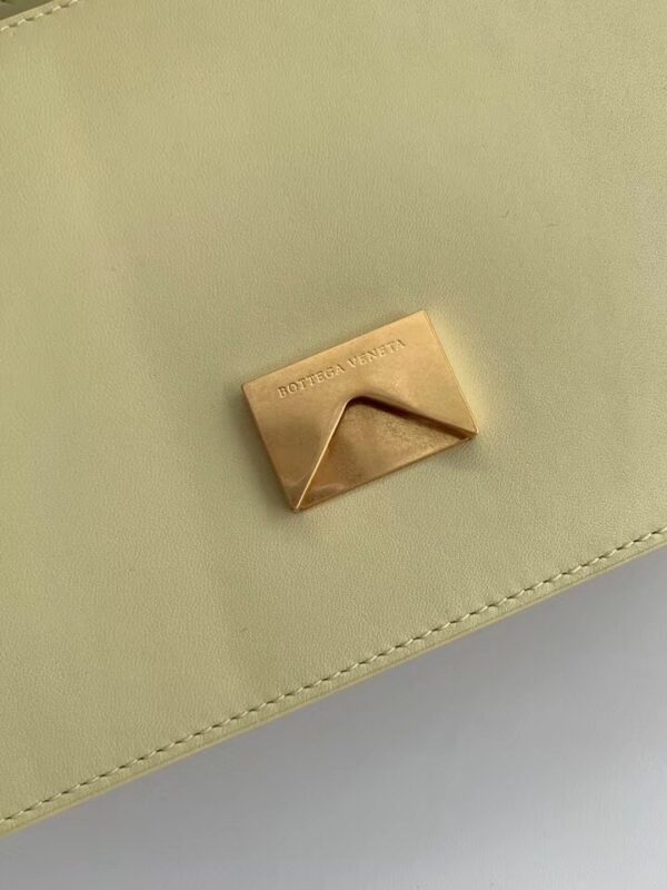 Bottega Veneta Shoulder Bag Beige, For Women, Women’s Bags 11in/28cm
