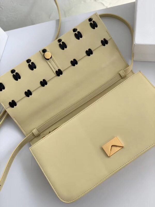 Bottega Veneta Shoulder Bag Beige, For Women, Women’s Bags 11in/28cm
